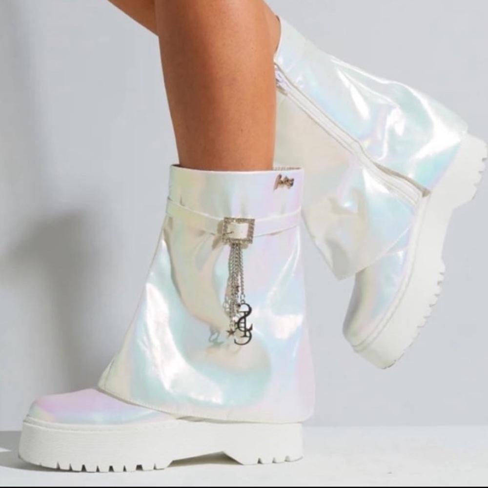 SPARKL FAIRY COUTURE Stella Iridescent Fold Over Boots White NWT 11